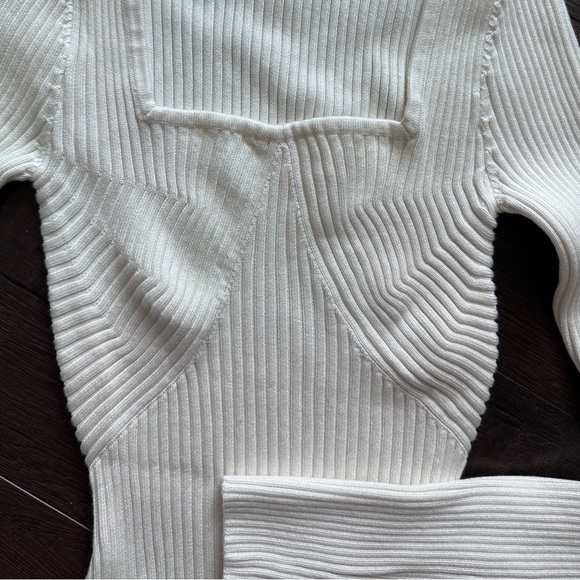 NWOT Cream A&F Ribbed Bodysuit - Picture 2 of 8